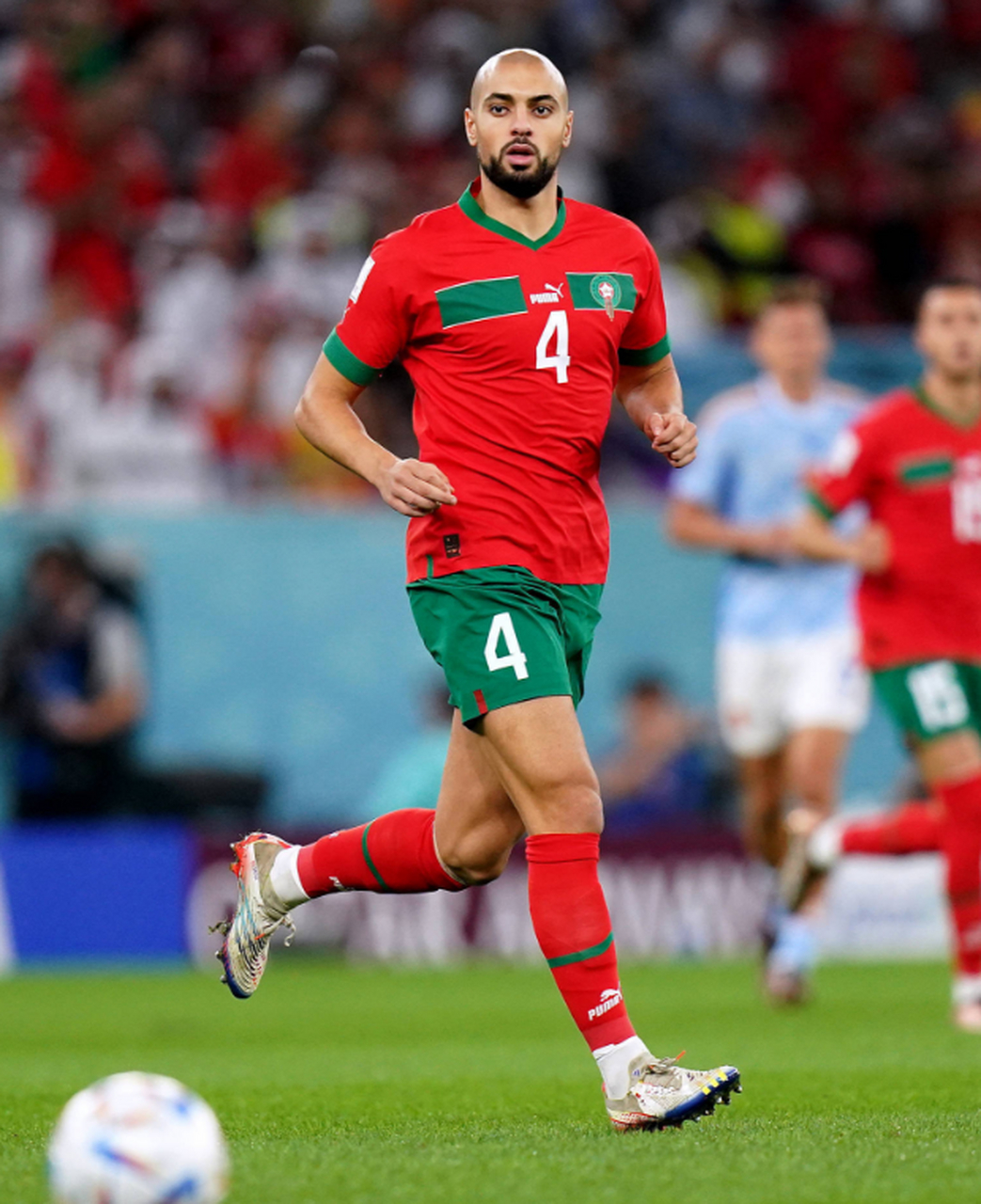 阿姆拉巴特在2010年至2011年为荷兰15岁以下青年队效力后,他选择在