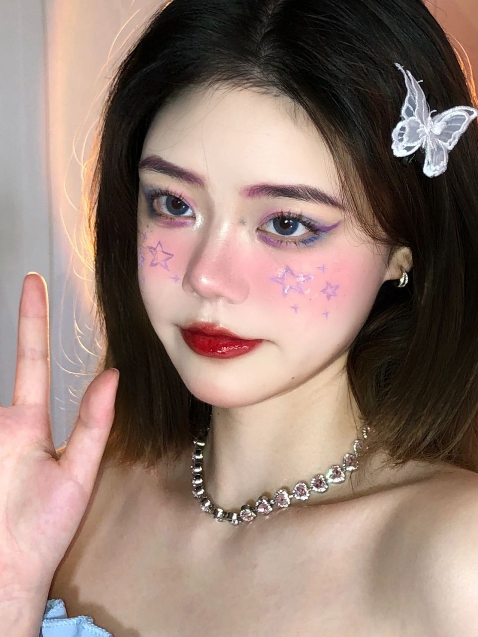 来自星星的我 本来这个妆是@楠楠stuy 独角兽妆容 可我没有独角兽道具