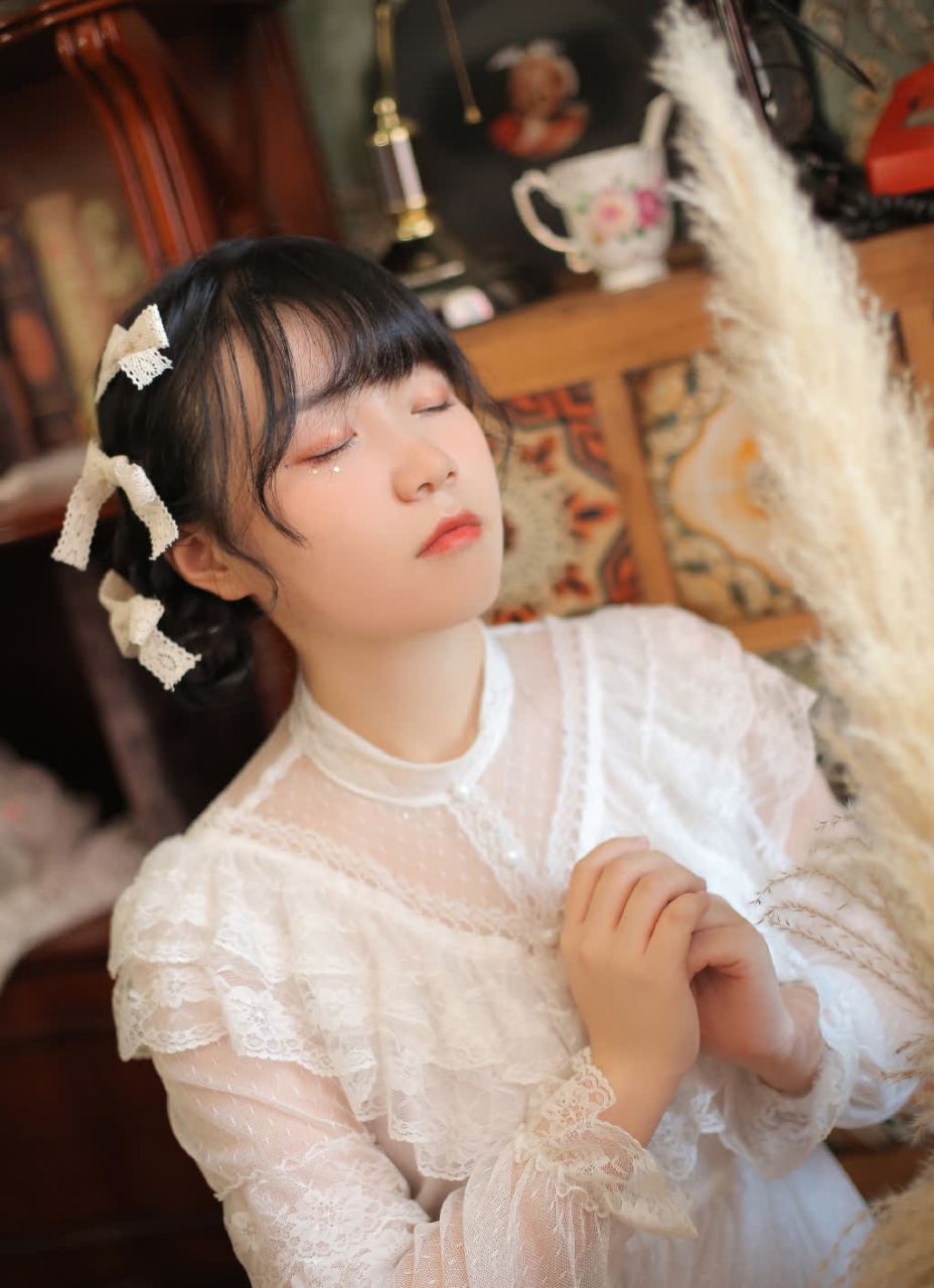 青春可爱娃娃脸女孩,甜美清新私房摄影写真.