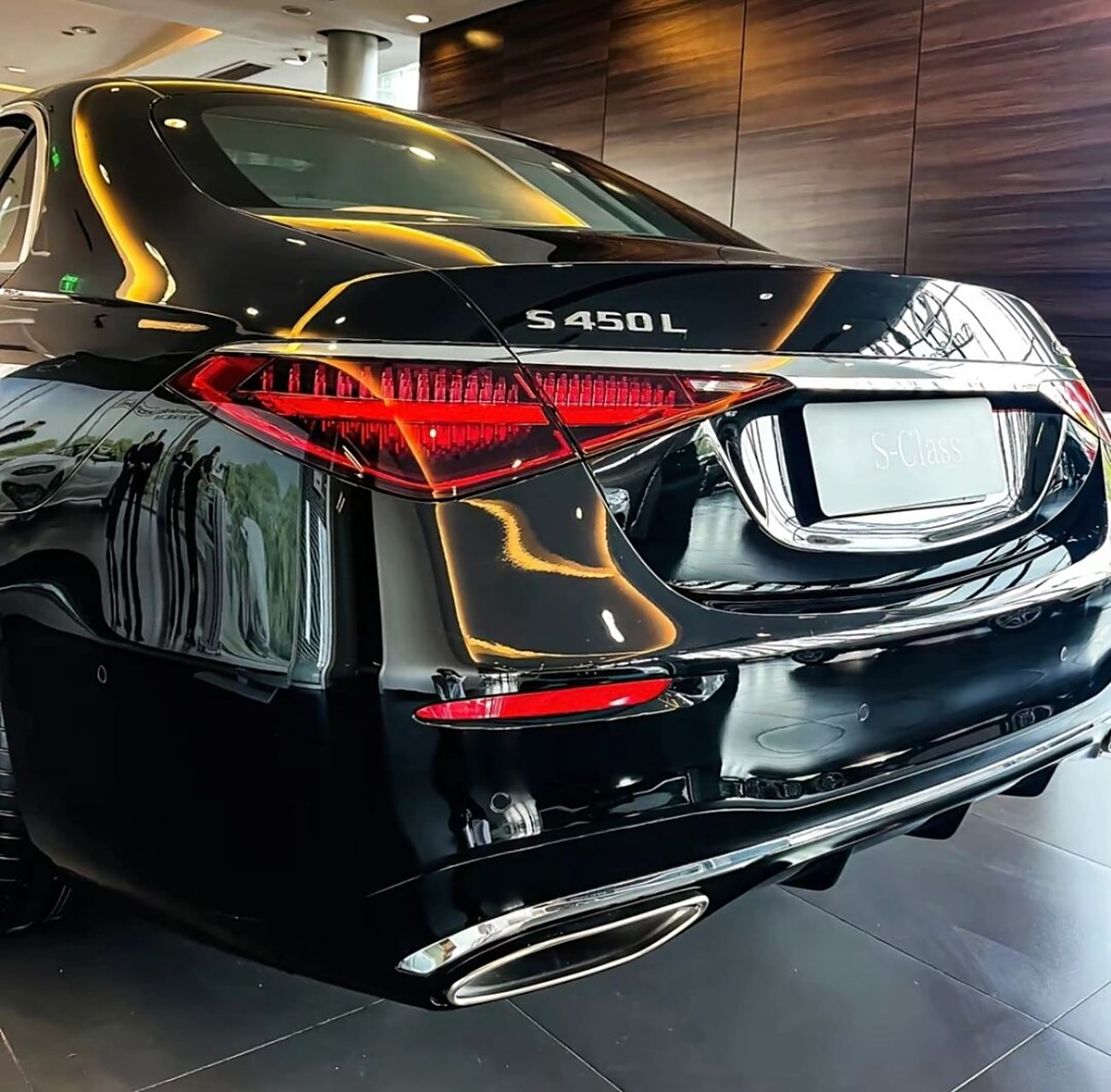 什么行情啊,奔驰s都优惠18万了嘛!