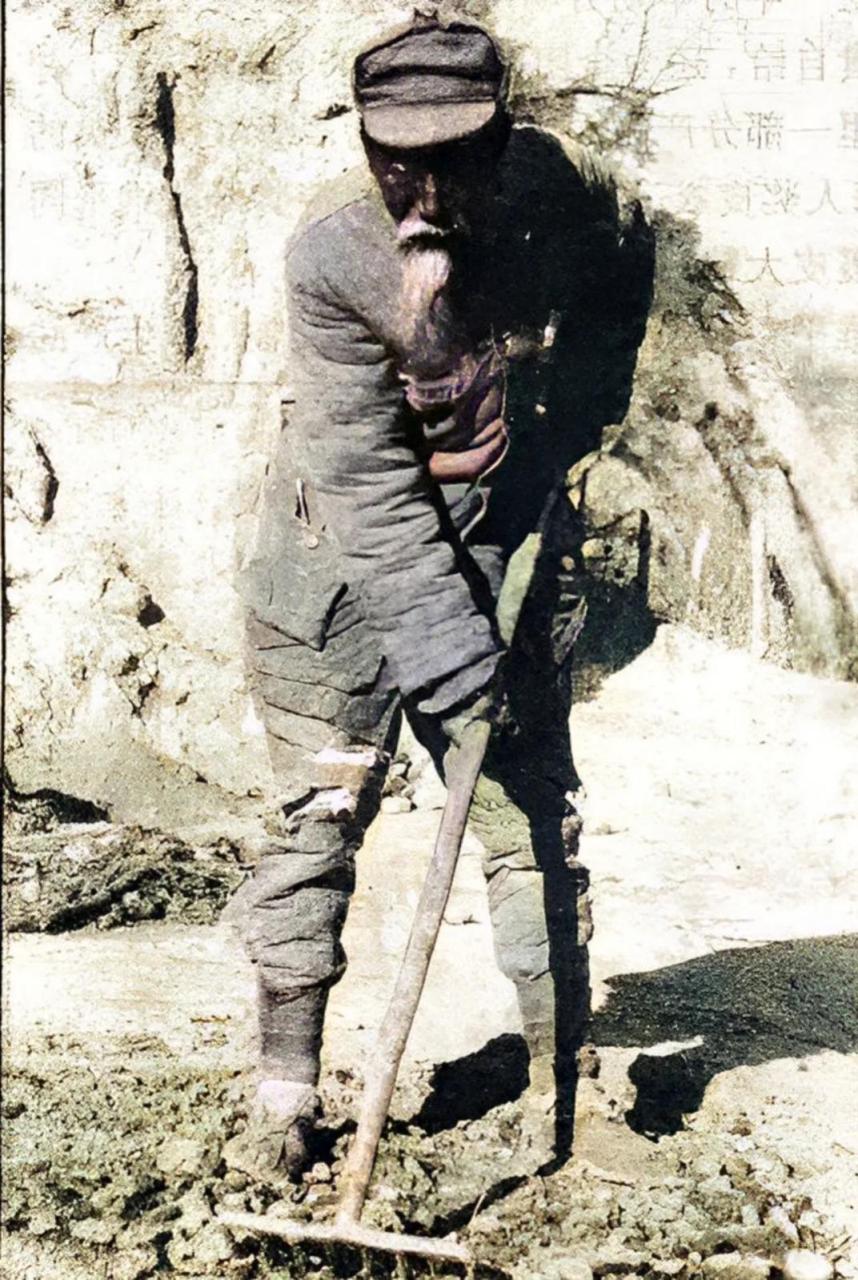 据了解,蒋维平在1955年时被大授衔,荣膺开国中校的称号.
