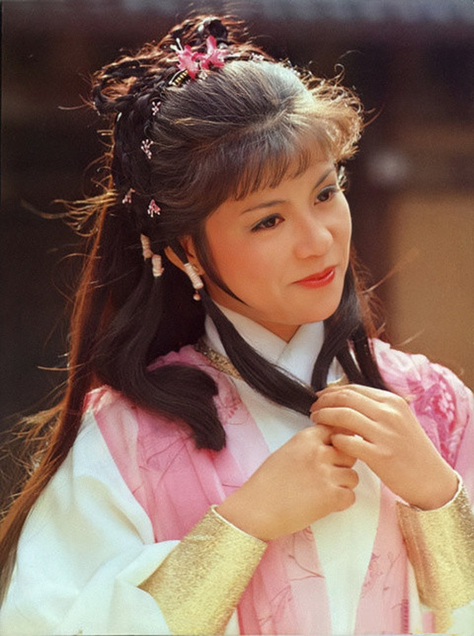 翁美玲古装造型大集合:最喜欢蓉儿的第一张造型; 不过感觉颜值巅峰是