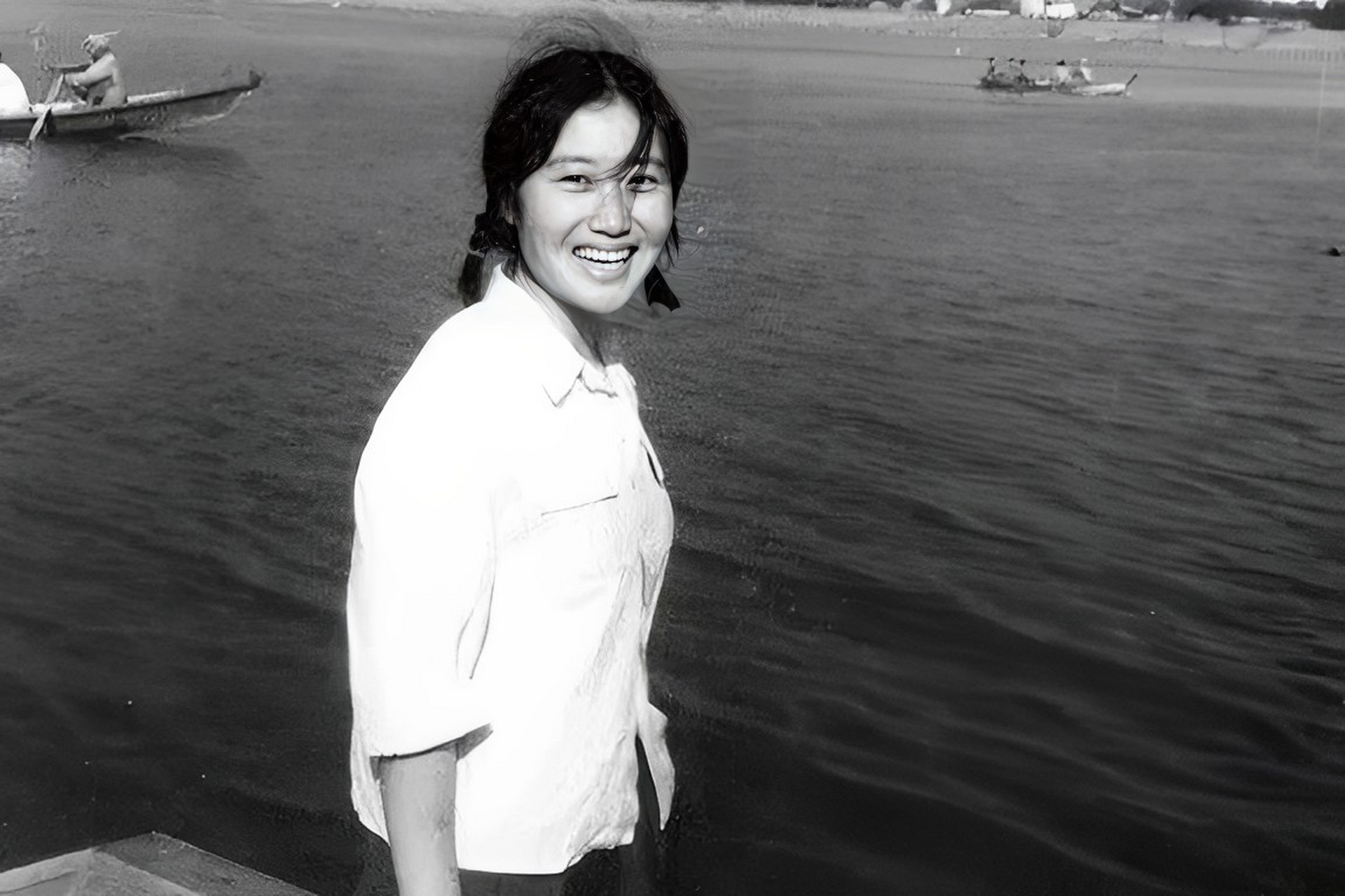 谢小沁,上将和谢富治的女儿,哈军工毕业后成为一名通信兵,过着非常