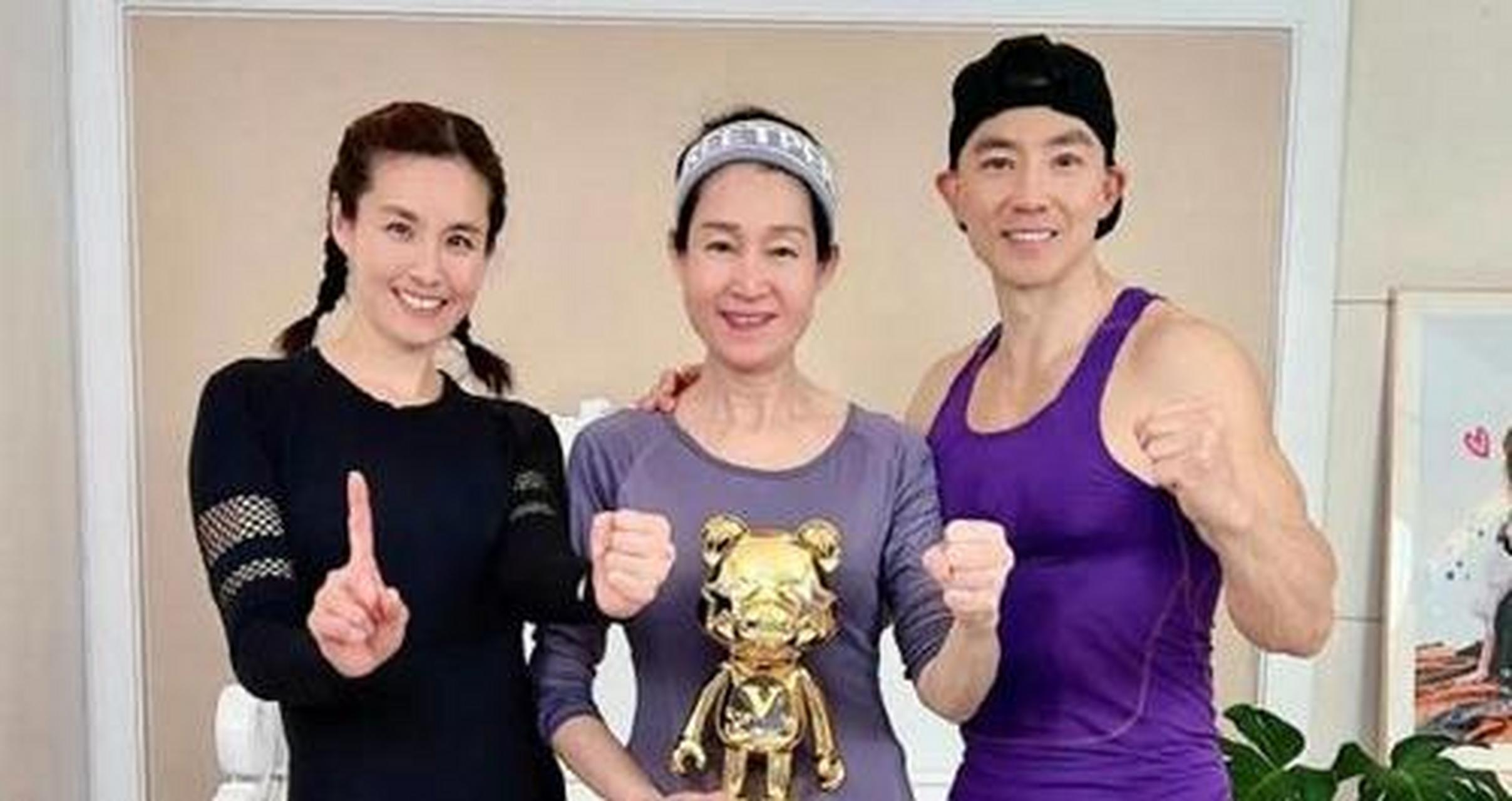 刘畊宏直播健身走红 微博自曝和老婆王婉霏爱情细节引热议