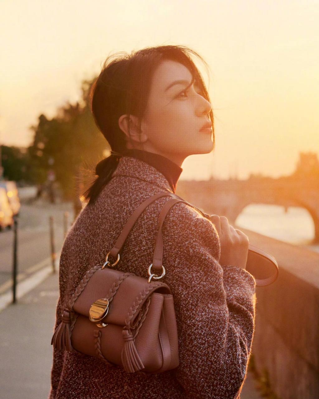 跟着高圆圆学习配色搭配 穿出知性优雅范 属于秋冬的穿搭配色灵感