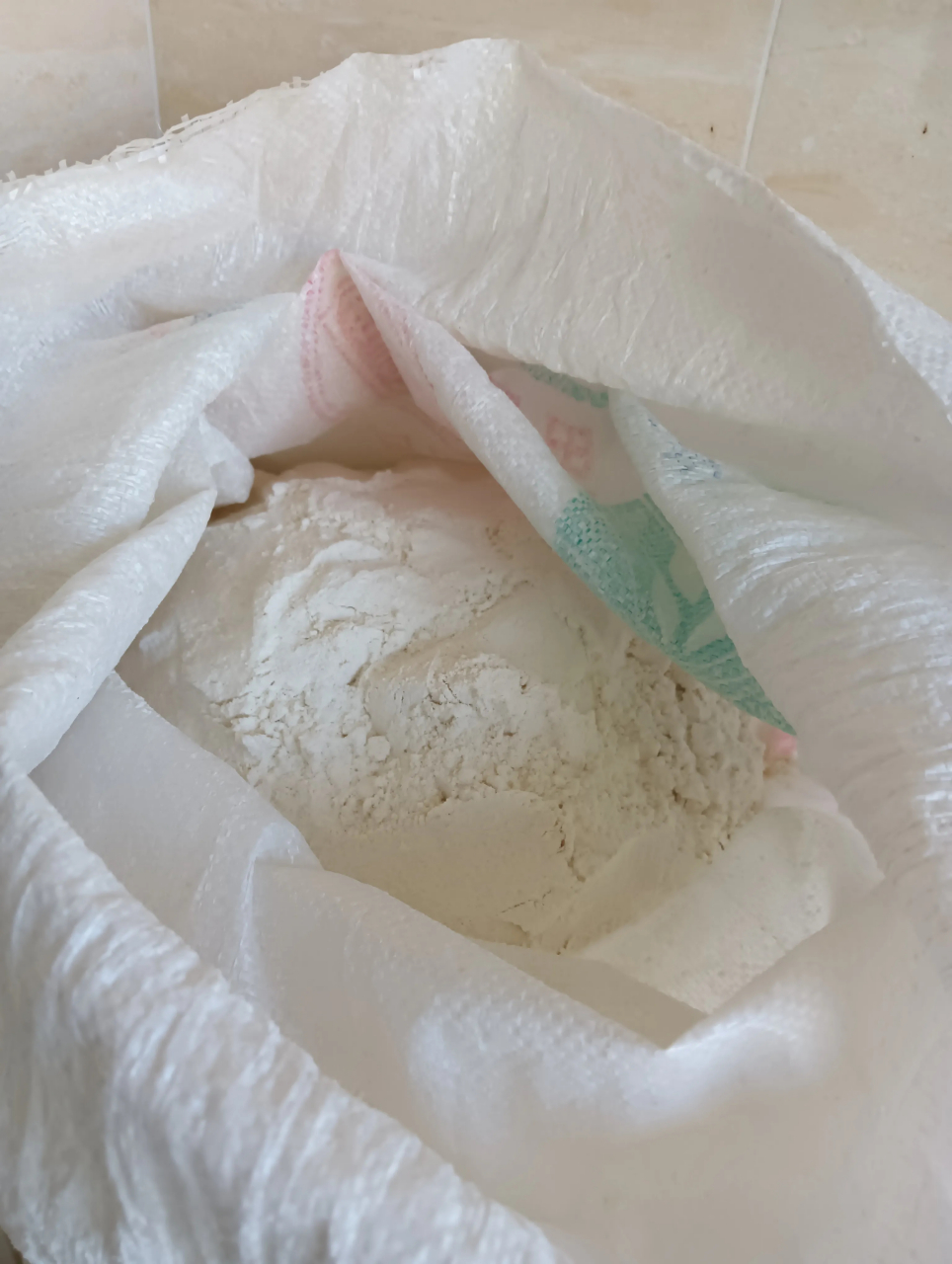让我没想到的是137斤小麦仅磨出94斤面粉,出面率只有68.