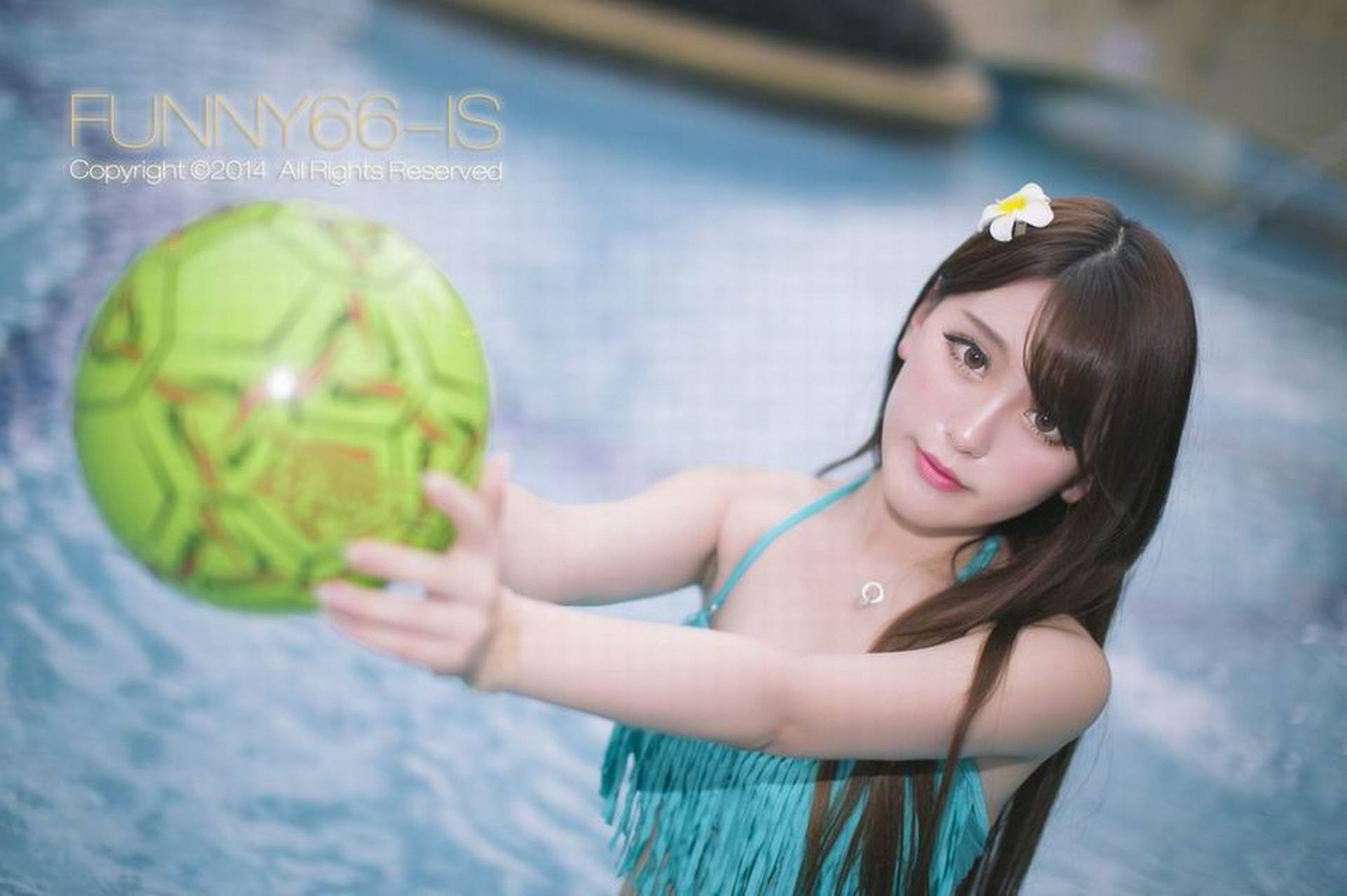 超人气美女主播泳装私拍合集