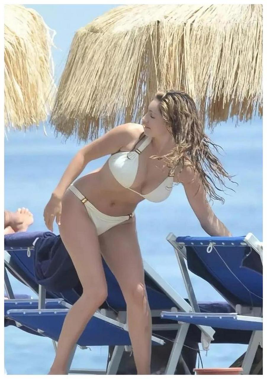 凯莉·布鲁克(kelly ann parsons)网红海滩度假,风景美,人更美