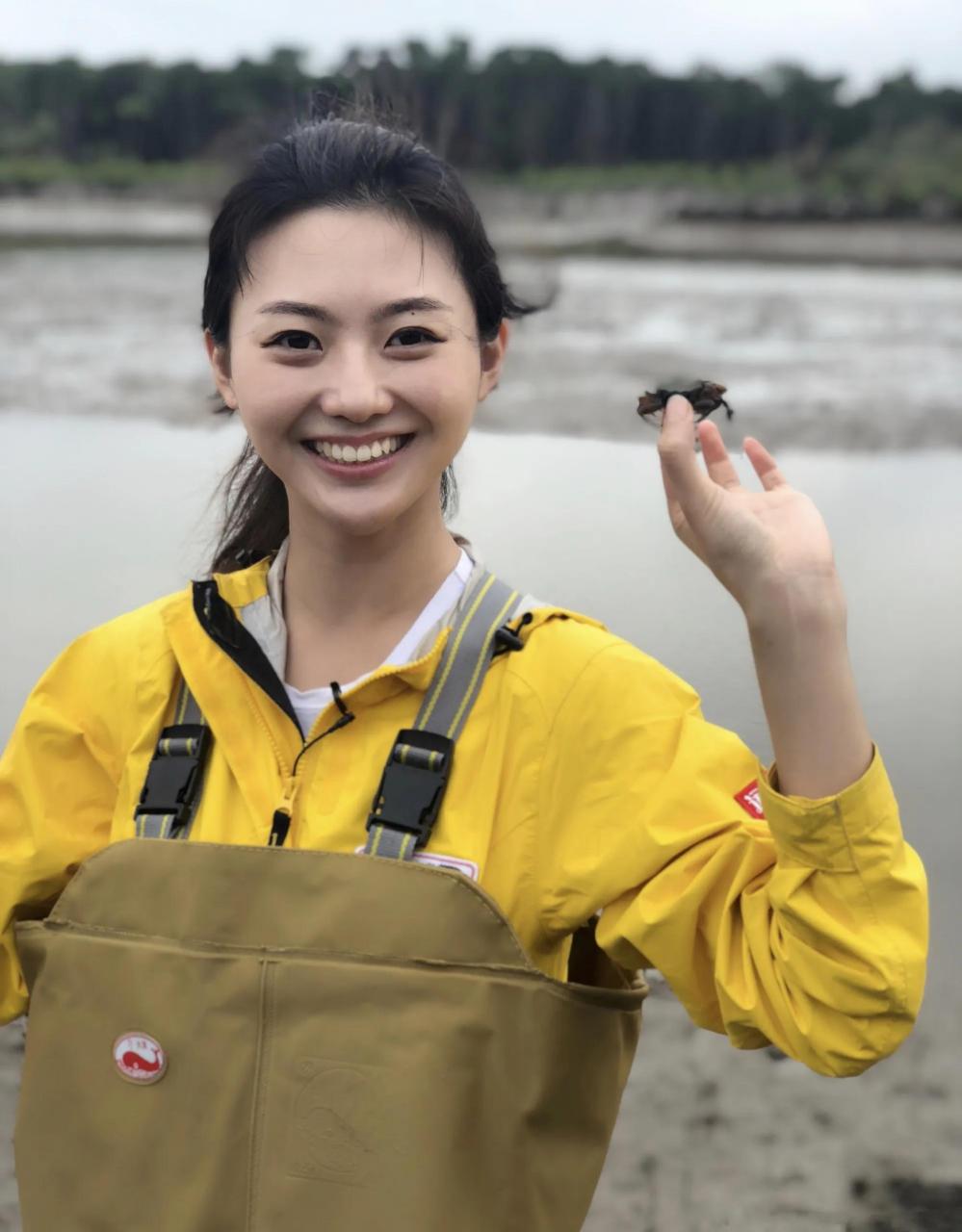 领动计划# 央视主持人刘颢玥,长相并不十分出众,但亲和力确是满满滴!