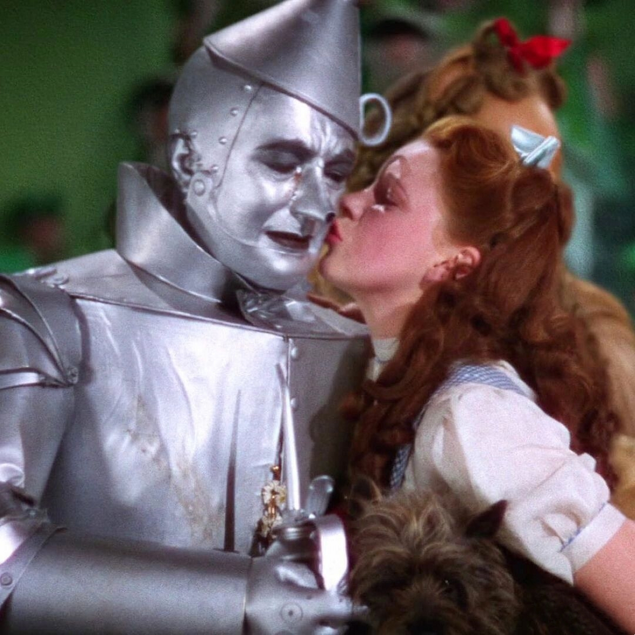 绿野仙踪1939版	  电影《绿野仙踪》朱迪·加兰版桃乐丝,超经典!