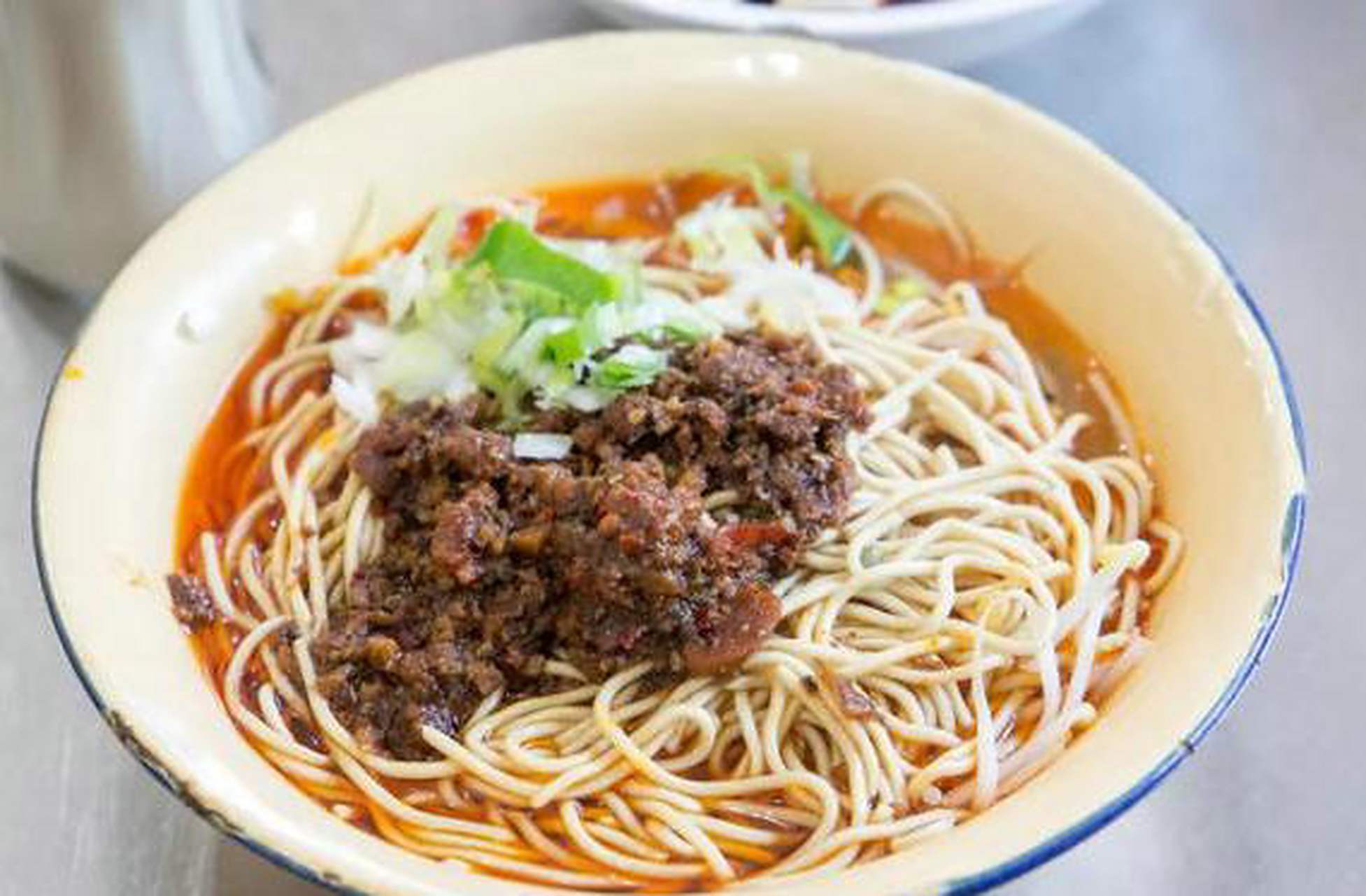 襄阳人吃炸酱面,追求的不是酱多,而是够麻!