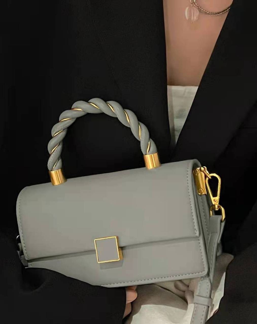 温莎雾面蓝直戳内心! 特别满意定制订染的雾面灰蓝 太绝辣.