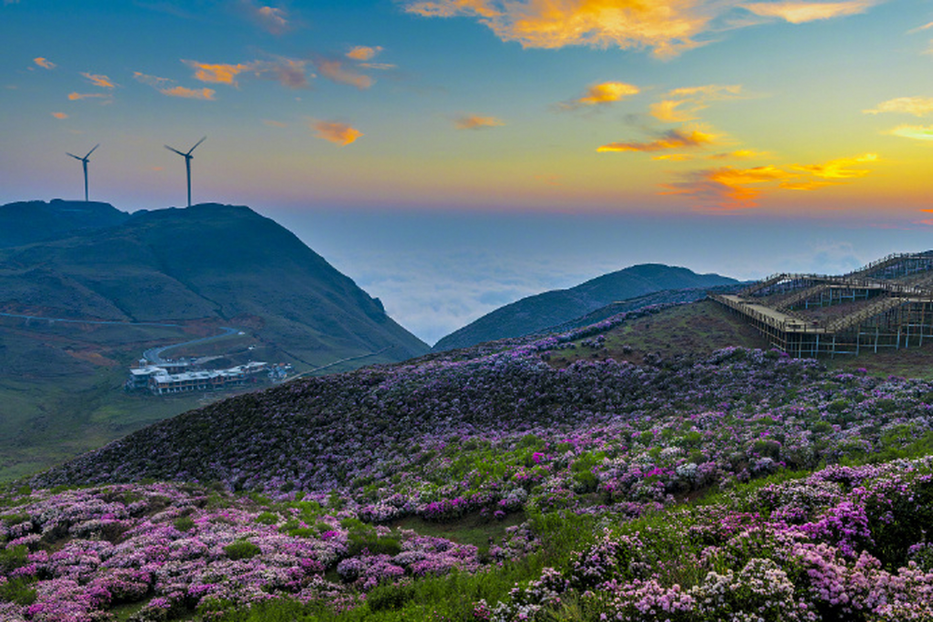 各位,"乌蒙山连着山外山"~ 乌蒙山,是我国西南部云贵高原的山脉,跨越