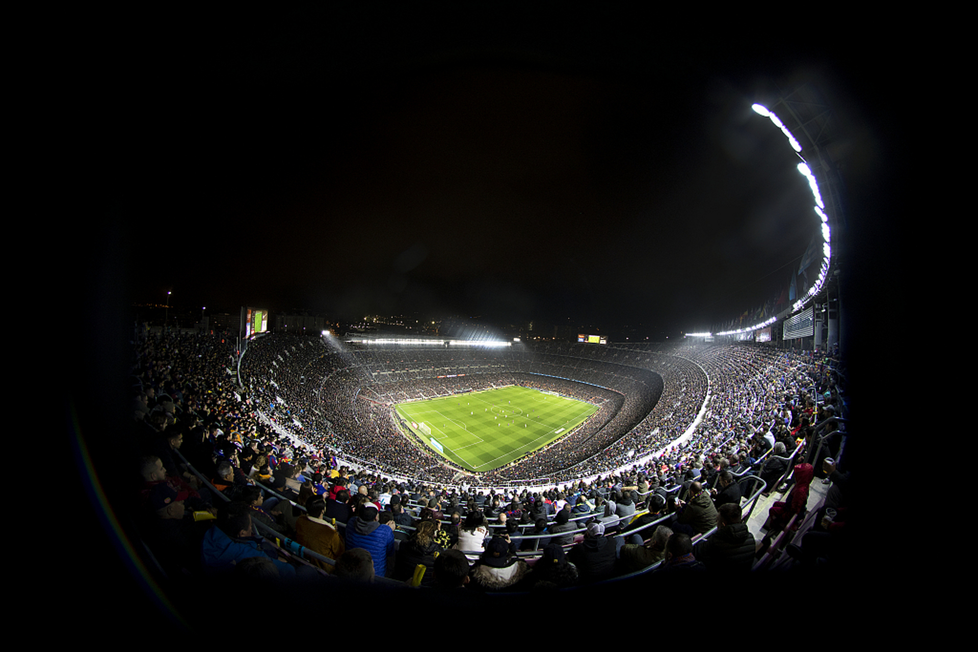 3赛季欧洲各大足球场的现场观众数据,巴萨的spotify诺坎普球场高居第1