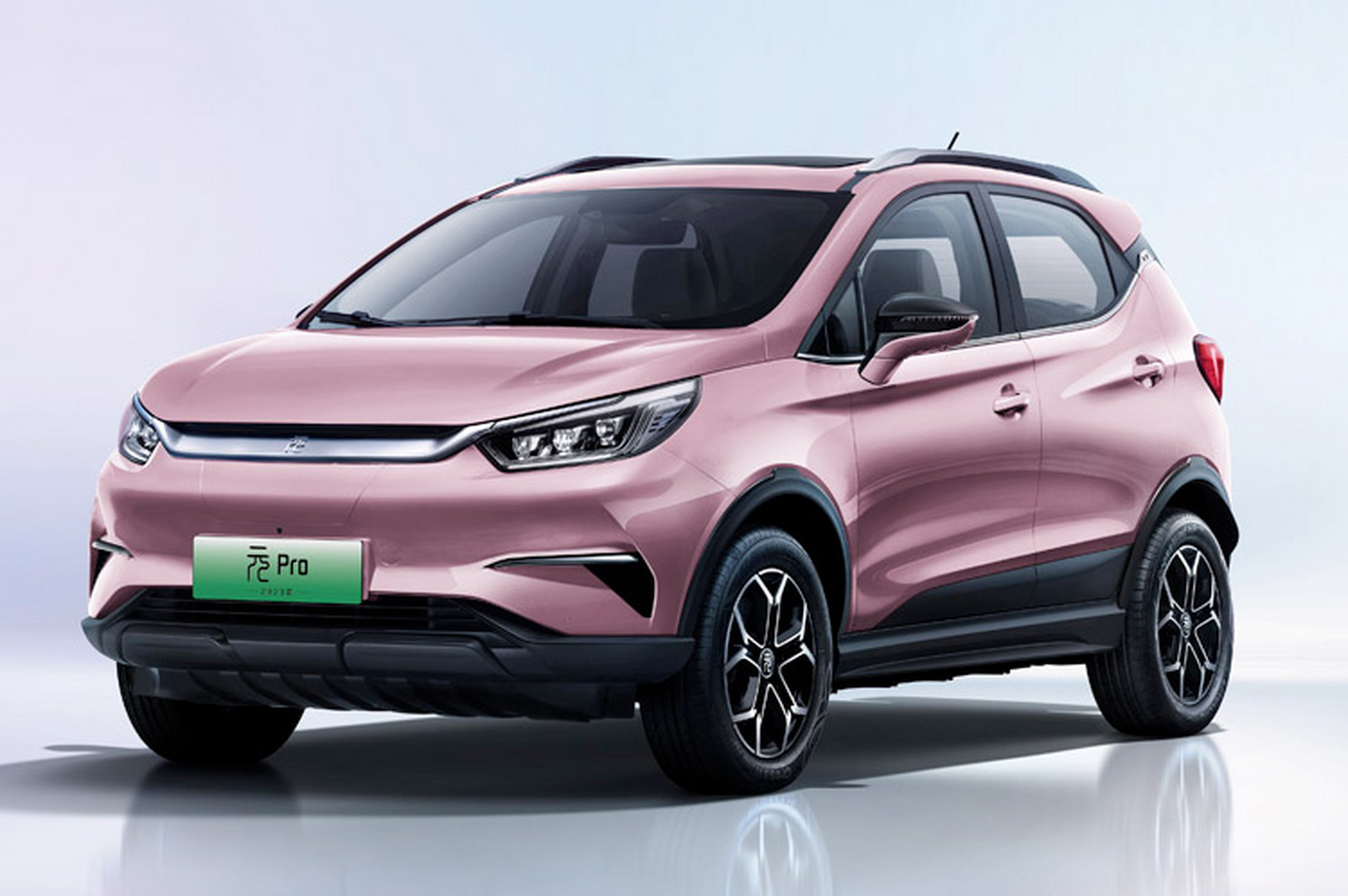 5月31日,2023款比亚迪元pro正式上市,新车的外观与内饰沿用老款的设计