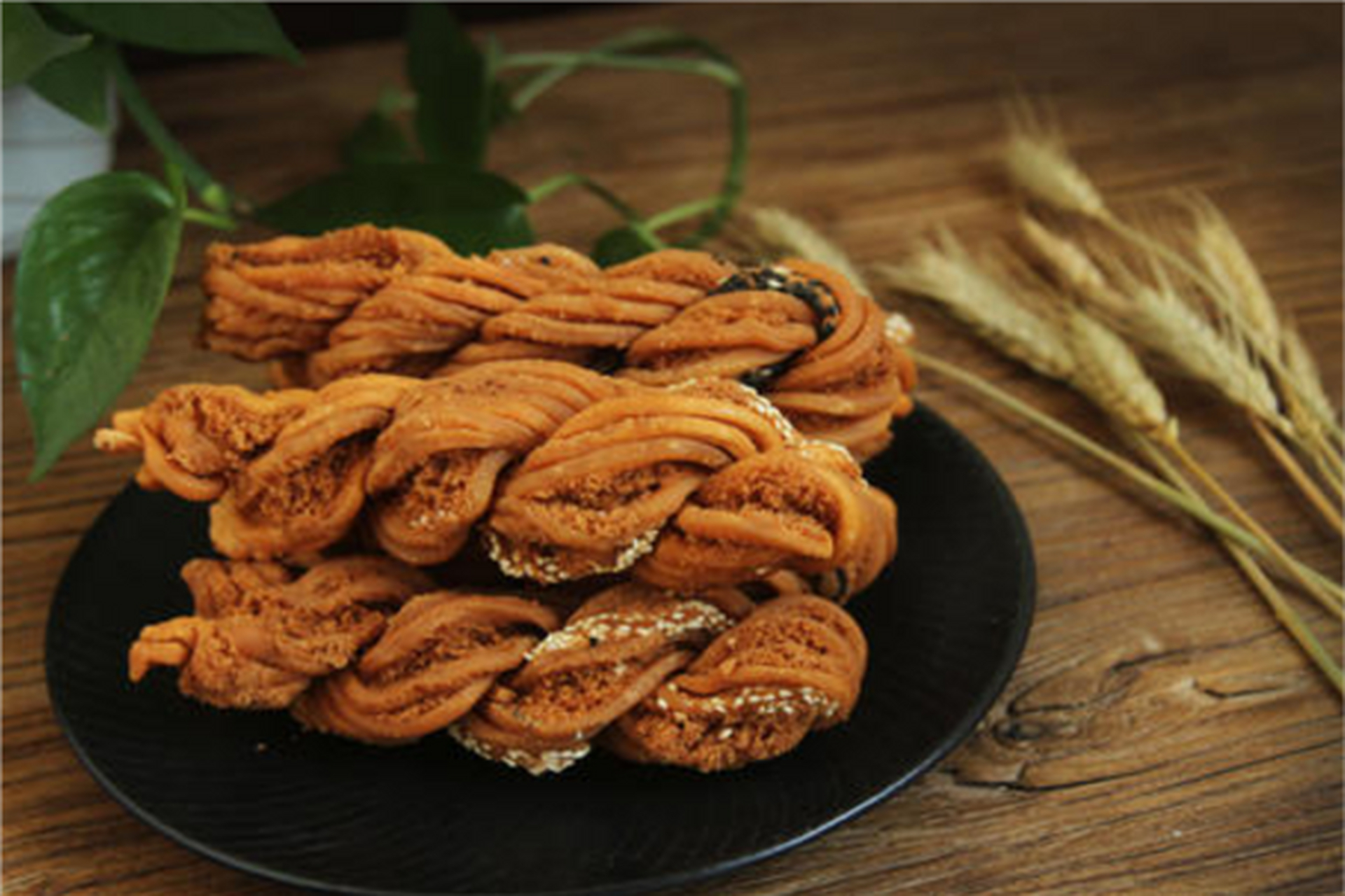 熟梨糕    5.天津麻花    6.嘎巴菜    7.杨村糕干    8.豆根糖    9.