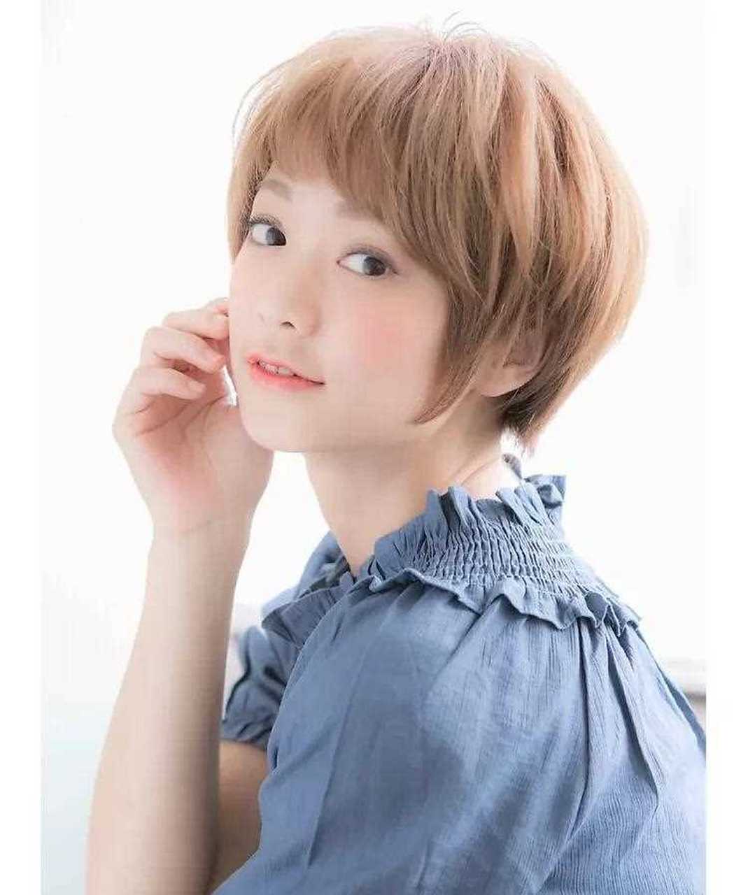 小脸女生可以剪的短发发型,如果你是大圆脸,方脸千万另尝试.