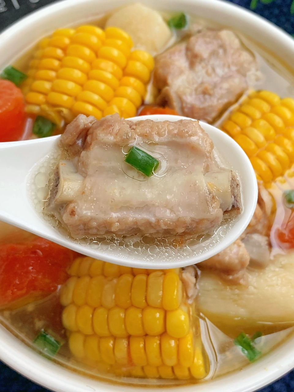 玉米山药排骨汤 营养美味,连喝三碗都不够! 做法如图所示