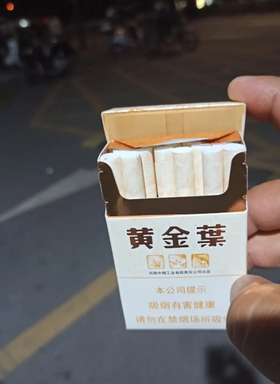 朋友欠了我800块钱,今天给我扔了一条你们说的十渠就要把账清了,这我