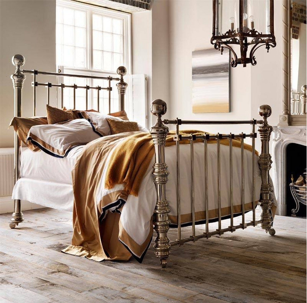 我看大家还是比较喜欢网红铁艺大床!