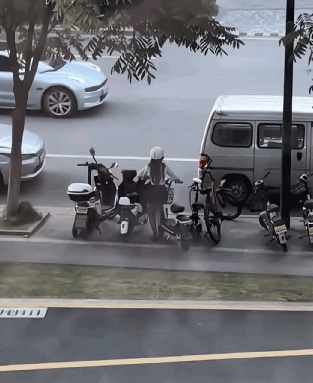 快点吧,我要迟到了[笑][滑稽]