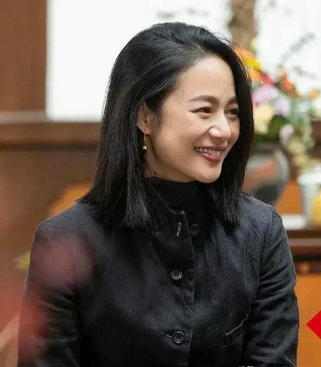 百家号星火计划# 原来姜文的老婆长这样,一看就是有内涵的女人!