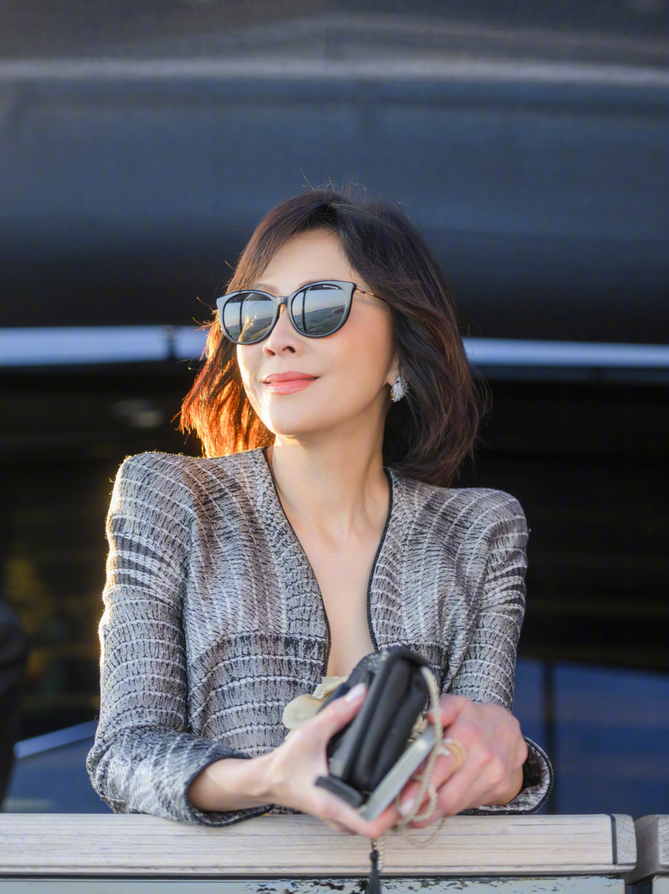 59岁刘嘉玲这个状态真不错[开心] 发型也简单大方#乐享周末分享吧