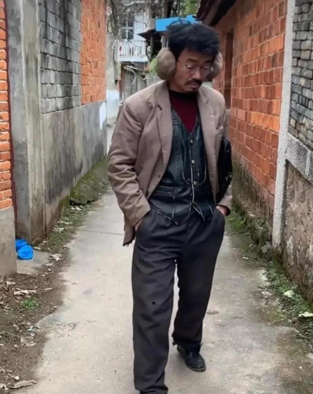 树哥参加《树哥模仿大赛》获得第二名的好成绩