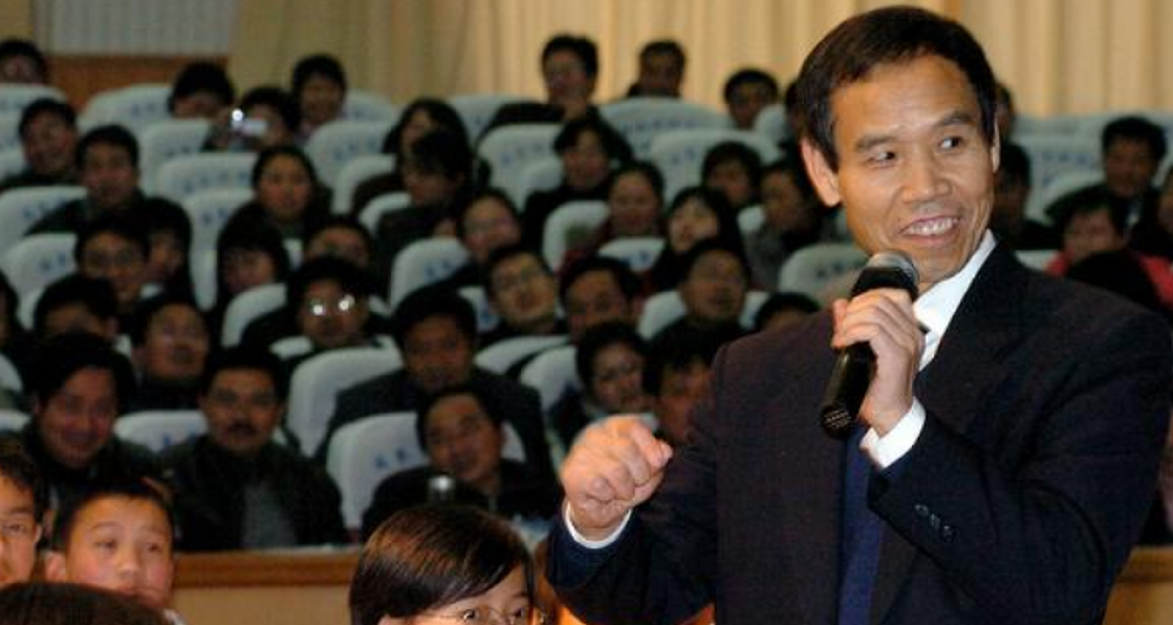 中国优秀教师 魏书生:辽宁省盘锦市教育局局长,中学特级教师,当代著名