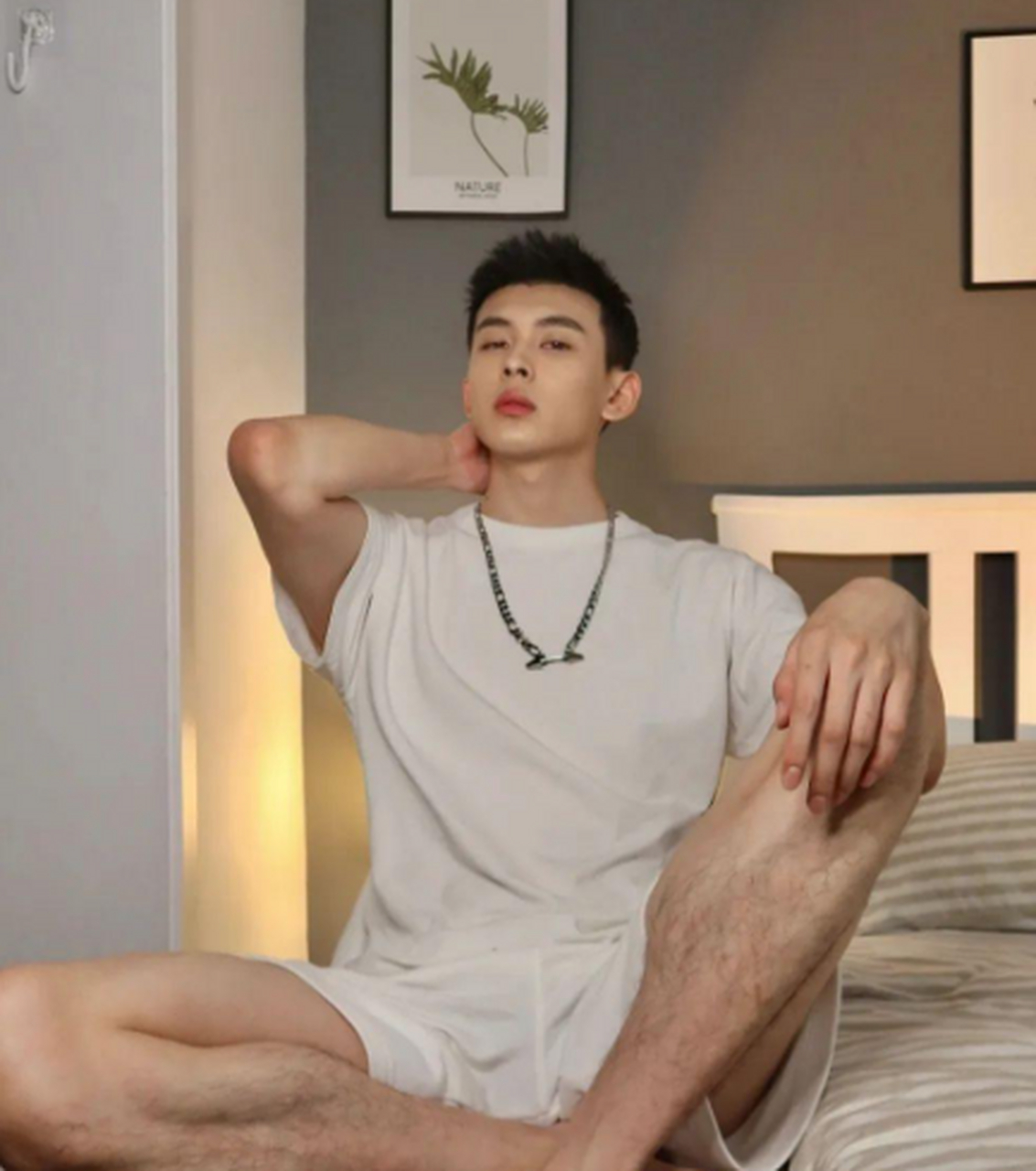 校草脸大长腿清爽小哥哥,这样的帅气小奶狗谁会不爱?