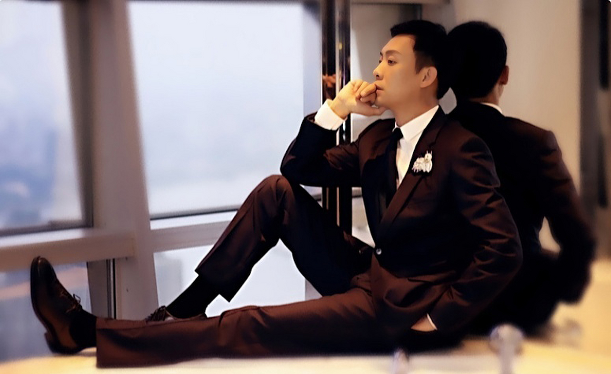 张译传西服的样子真的帅,气质一下子就凸显出来了. #张译