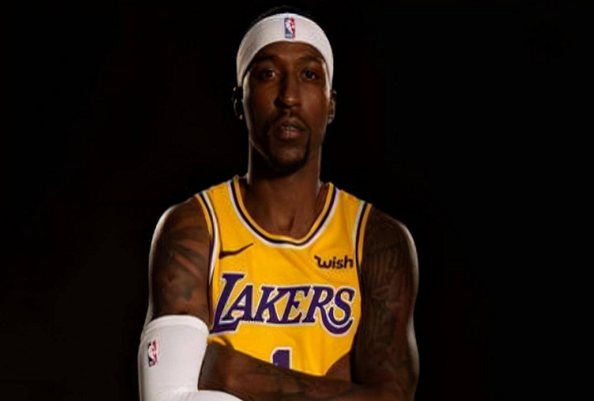 并且湖人可能提供一份年薪1200万美元的合同,留下波普对湖人来说还是