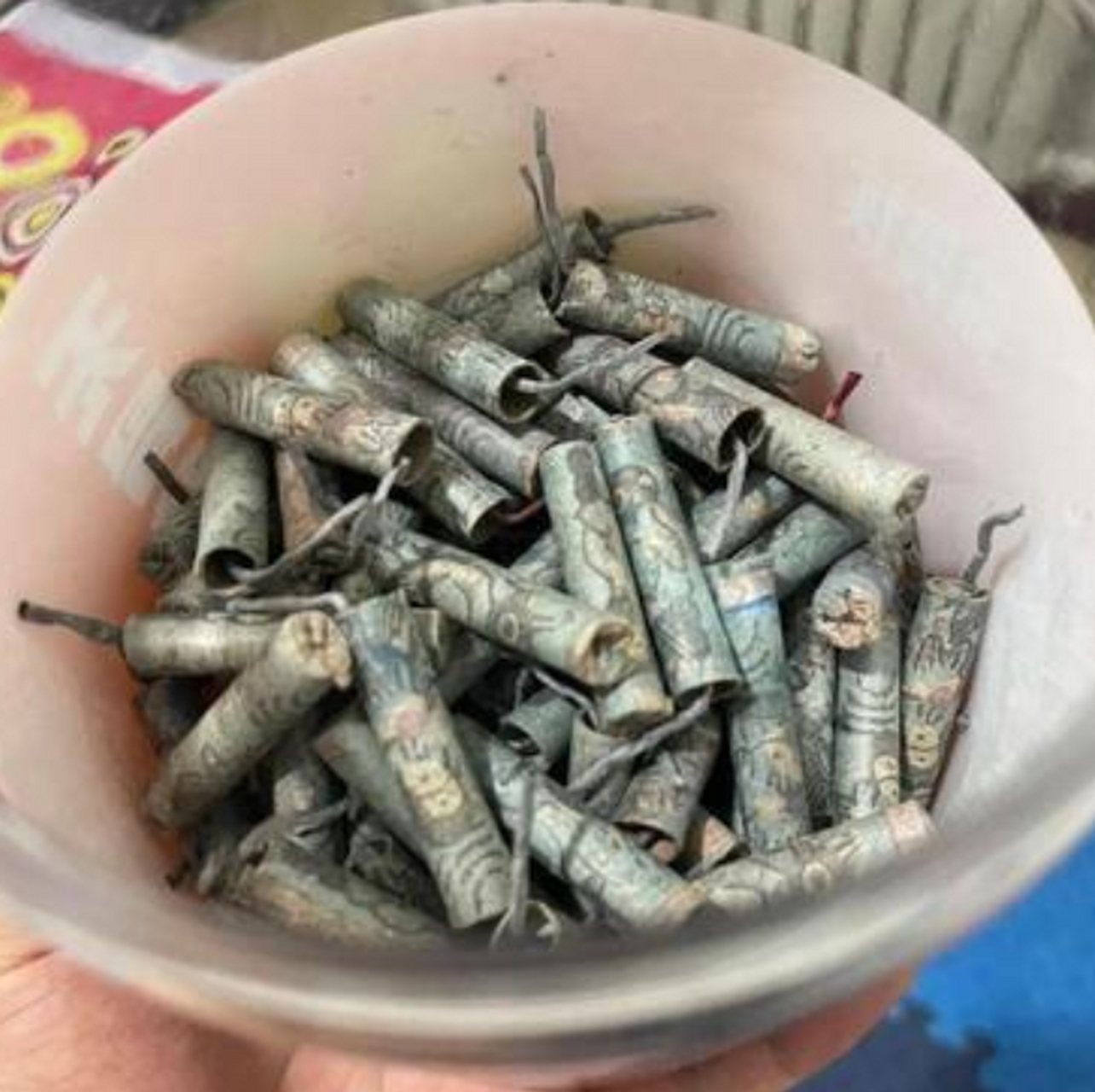 知道这种炮仗名字的,估计都是70年代的了.