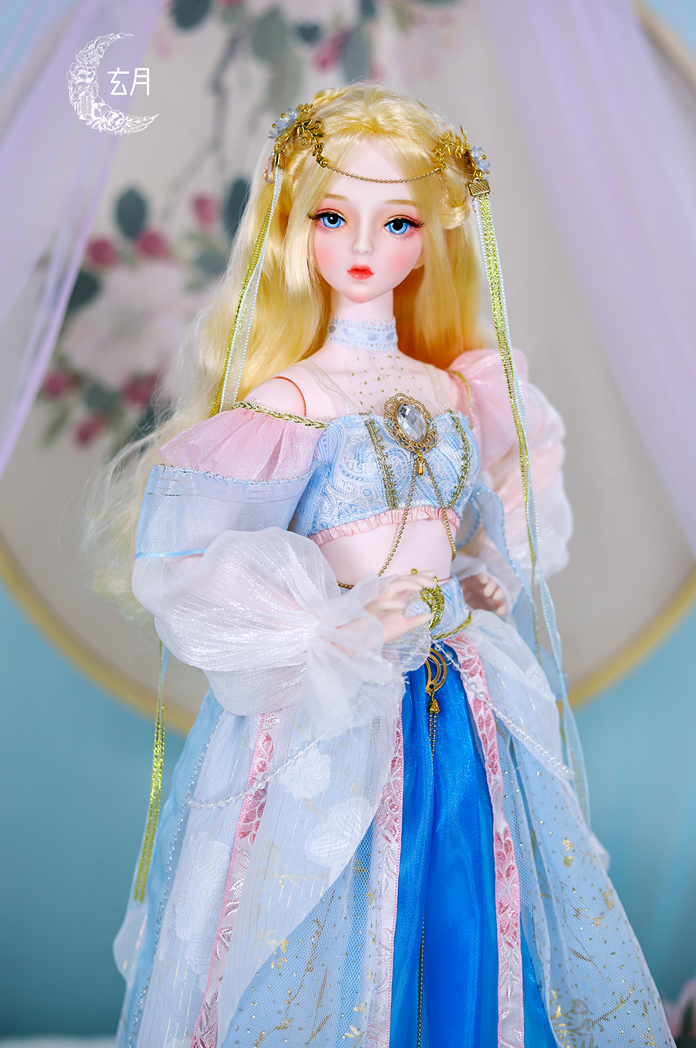 德必胜玄月是一款60cm的多关节洋娃娃,采用胶安全无毒材质,让你无需