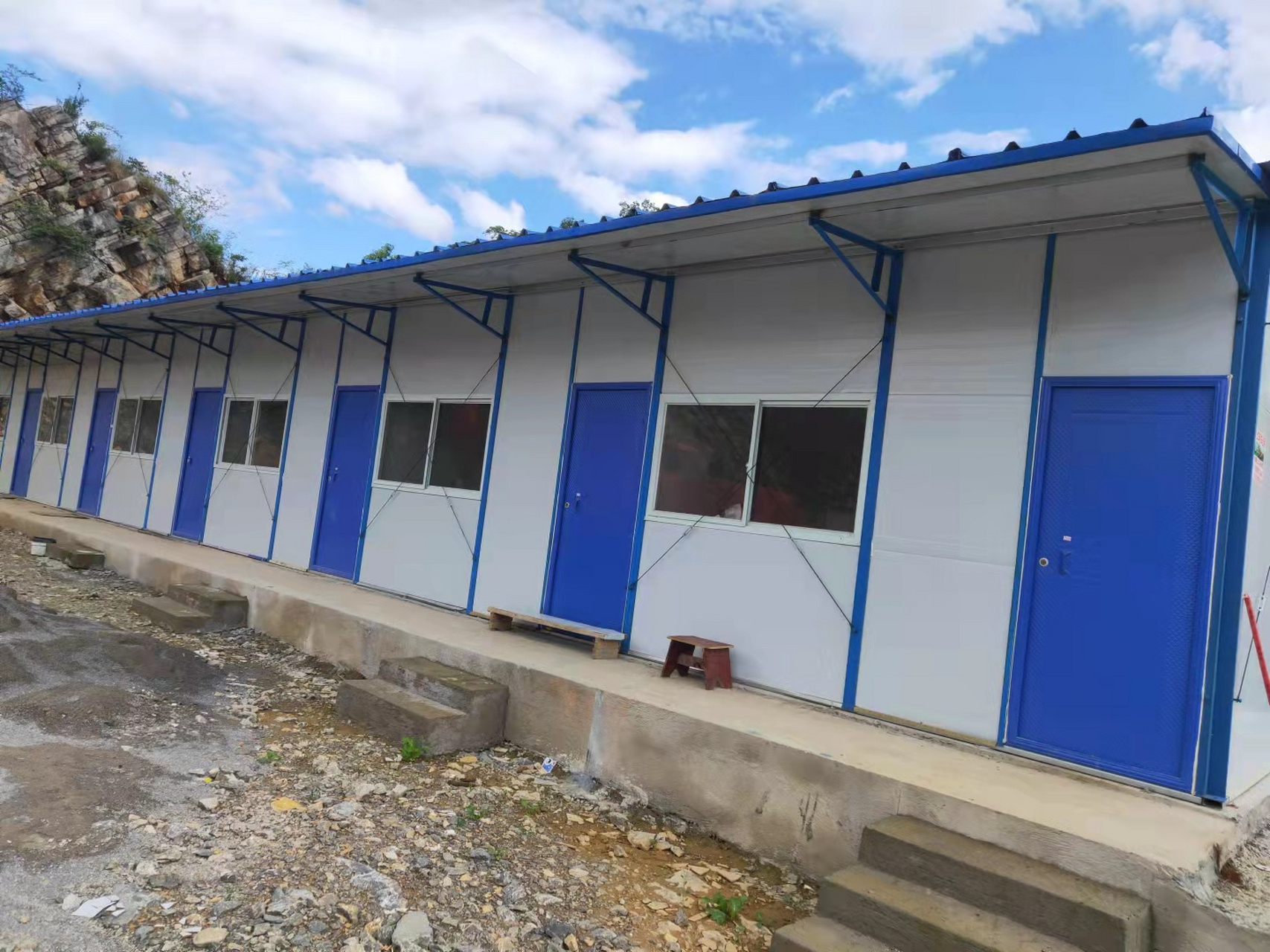 k式活动板房比彩钢板房具备的优势 k式活动板房与传统插板式活动房