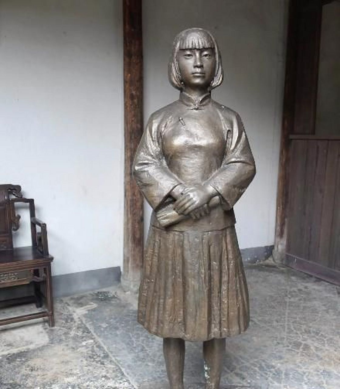 为抗日事业牺牲的女英雄孙晓梅.牺牲时年仅29岁.