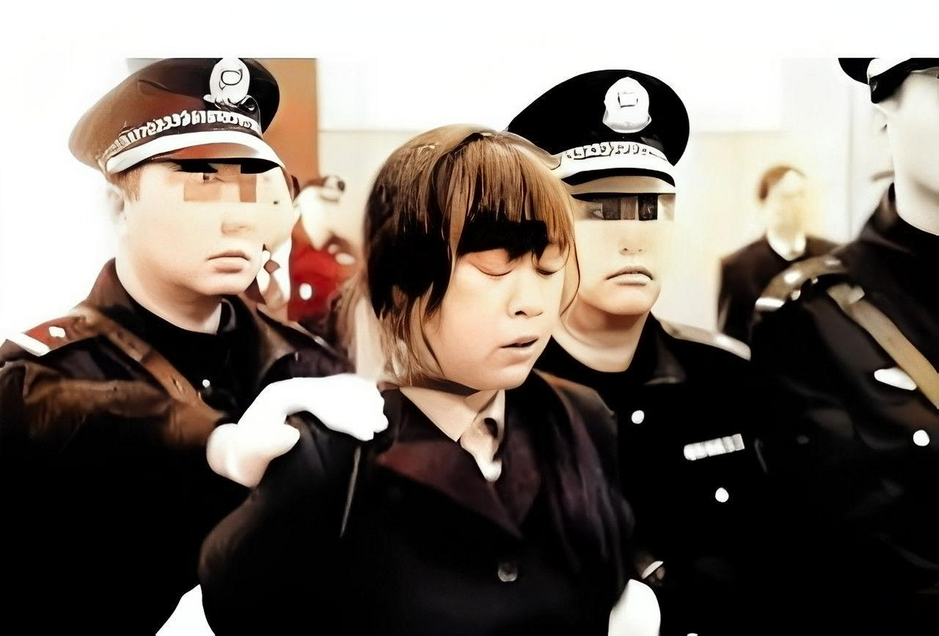 2013年,在广西贺州的量刑大会上,凌小娟被判处死刑.