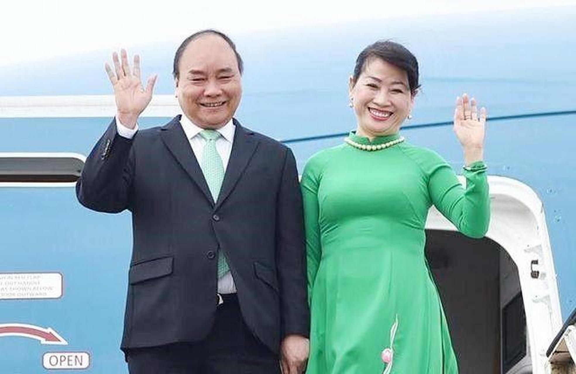 gif创作人# 65岁的越南第一夫人陈月秋,富态时髦太旺夫!