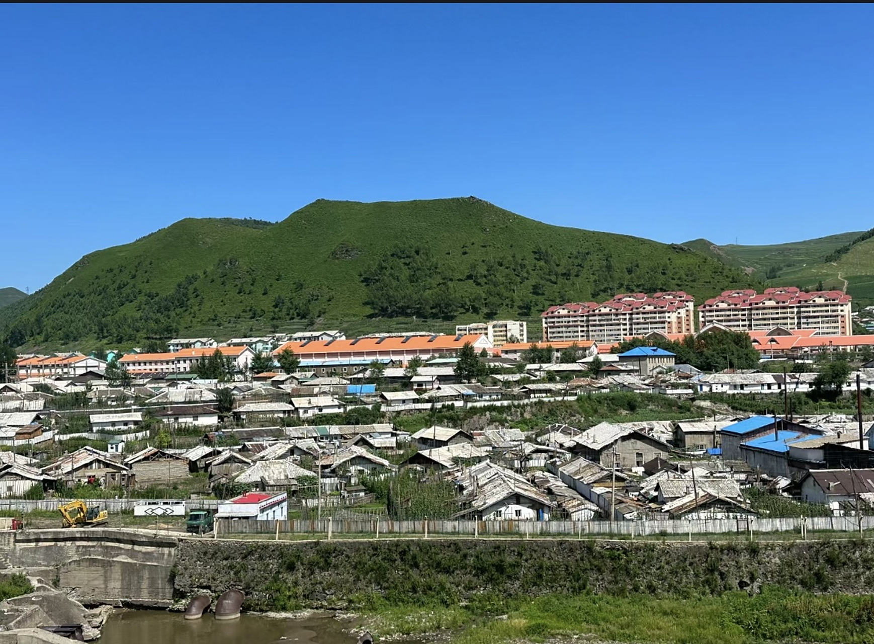 你不知道的朝鲜:横跨鸭绿江,能看到朝鲜的第三大城市惠山市.