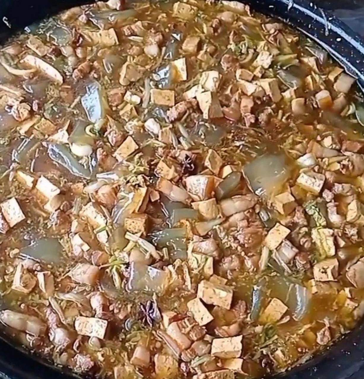 工地做这样的大锅菜是有什么说法吗