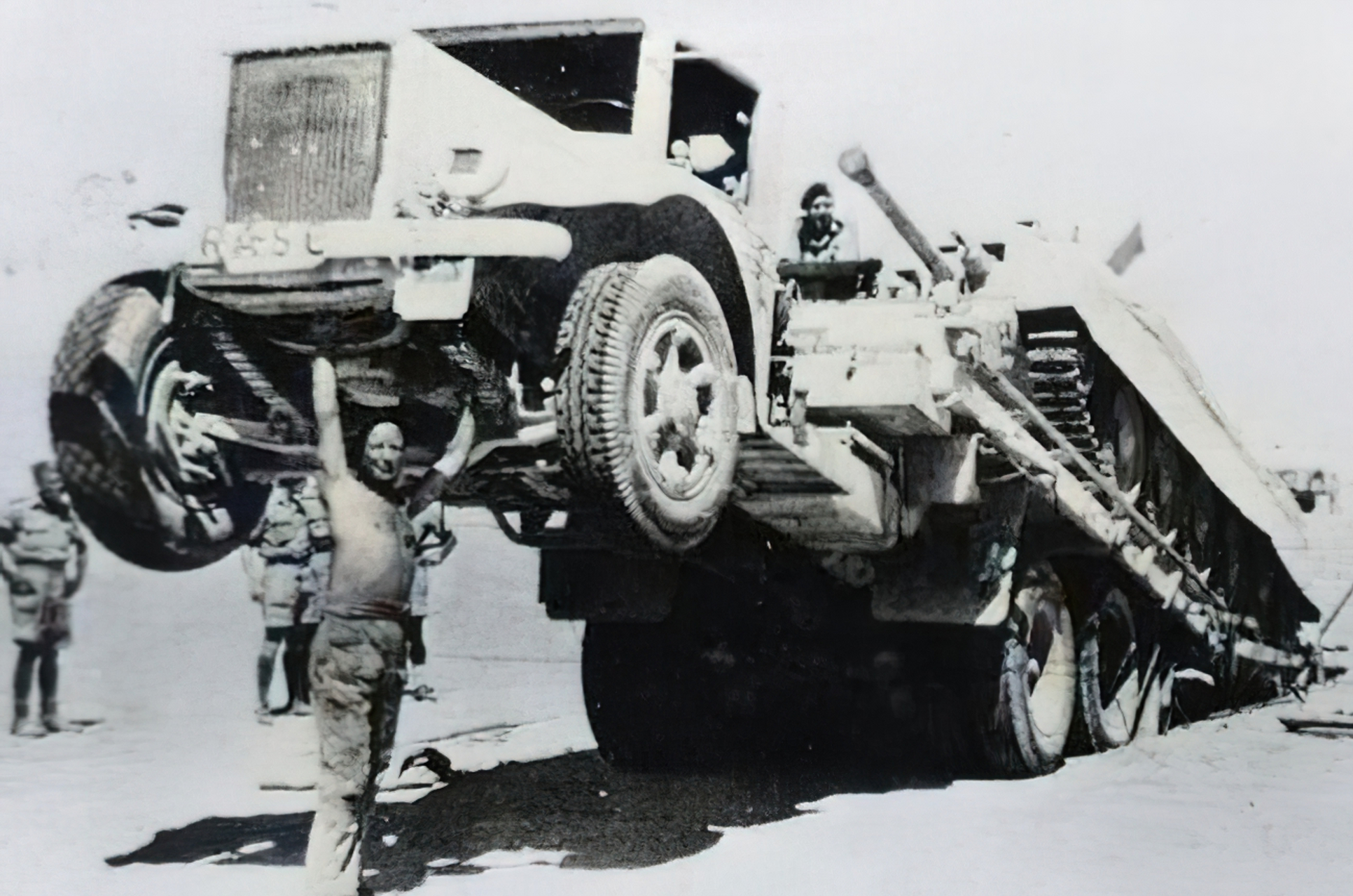 1941年,在二战的北非战场上,英国士兵展现了他们的力量.