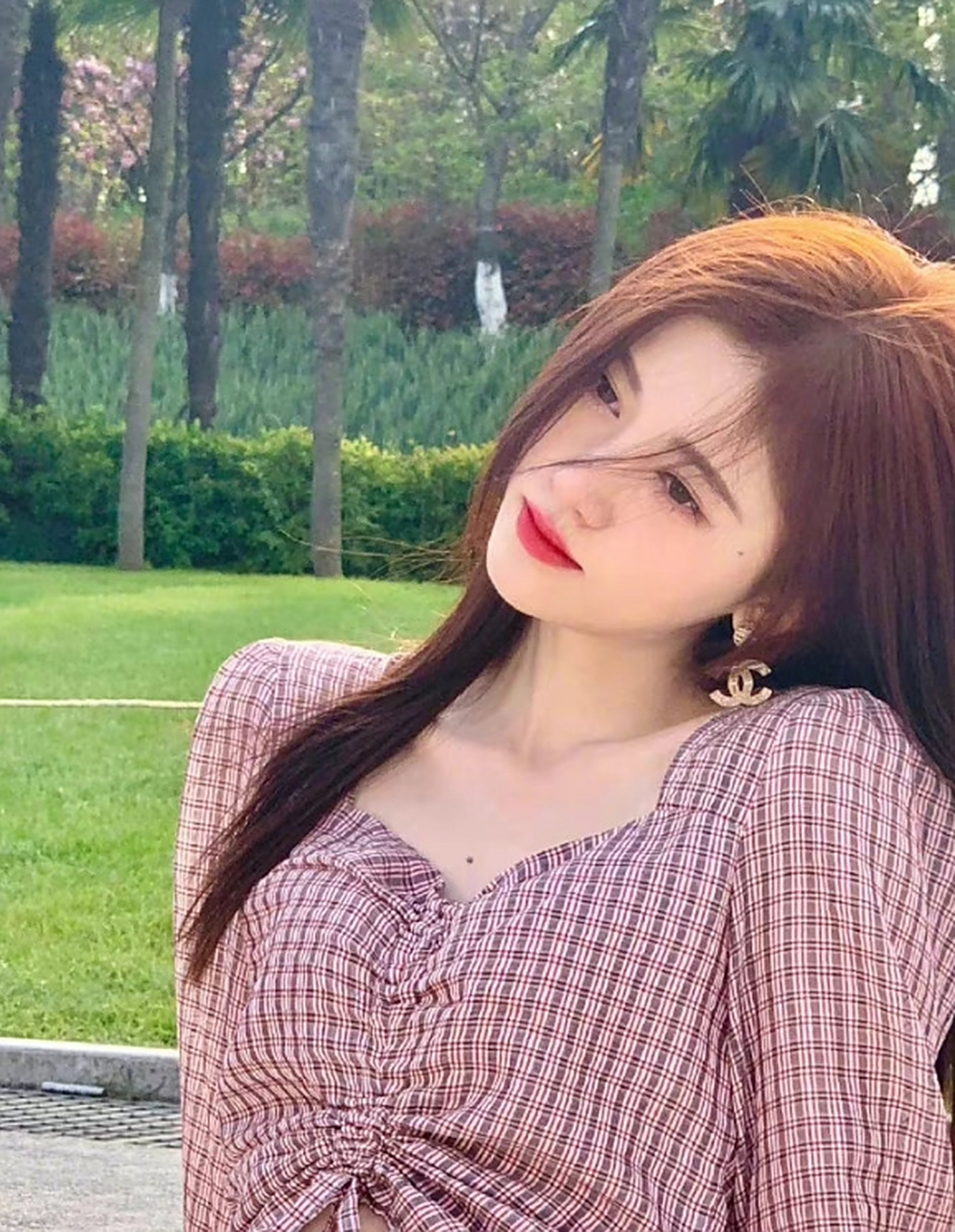 清纯甜美,娇艳欲滴的#鞠婧祎# 五官精致,眉清目秀,身材玲珑,小鸟依人