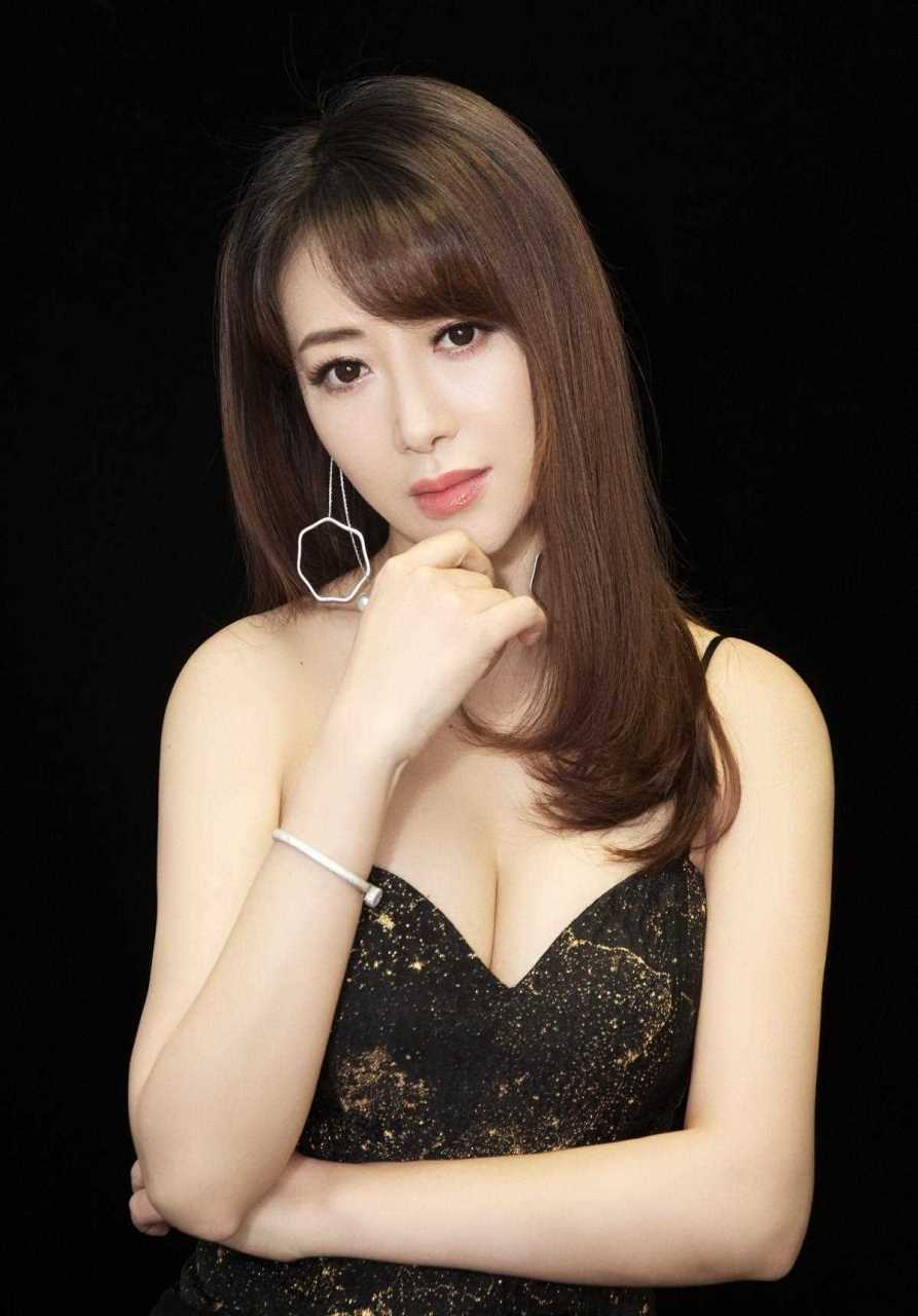 李小冉陈紫函两人太像了,傻傻分不清!