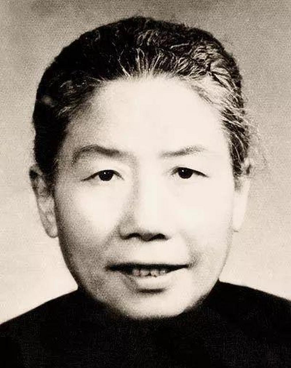 公元1909年,曾昭燏出生于人才辈出的曾家.