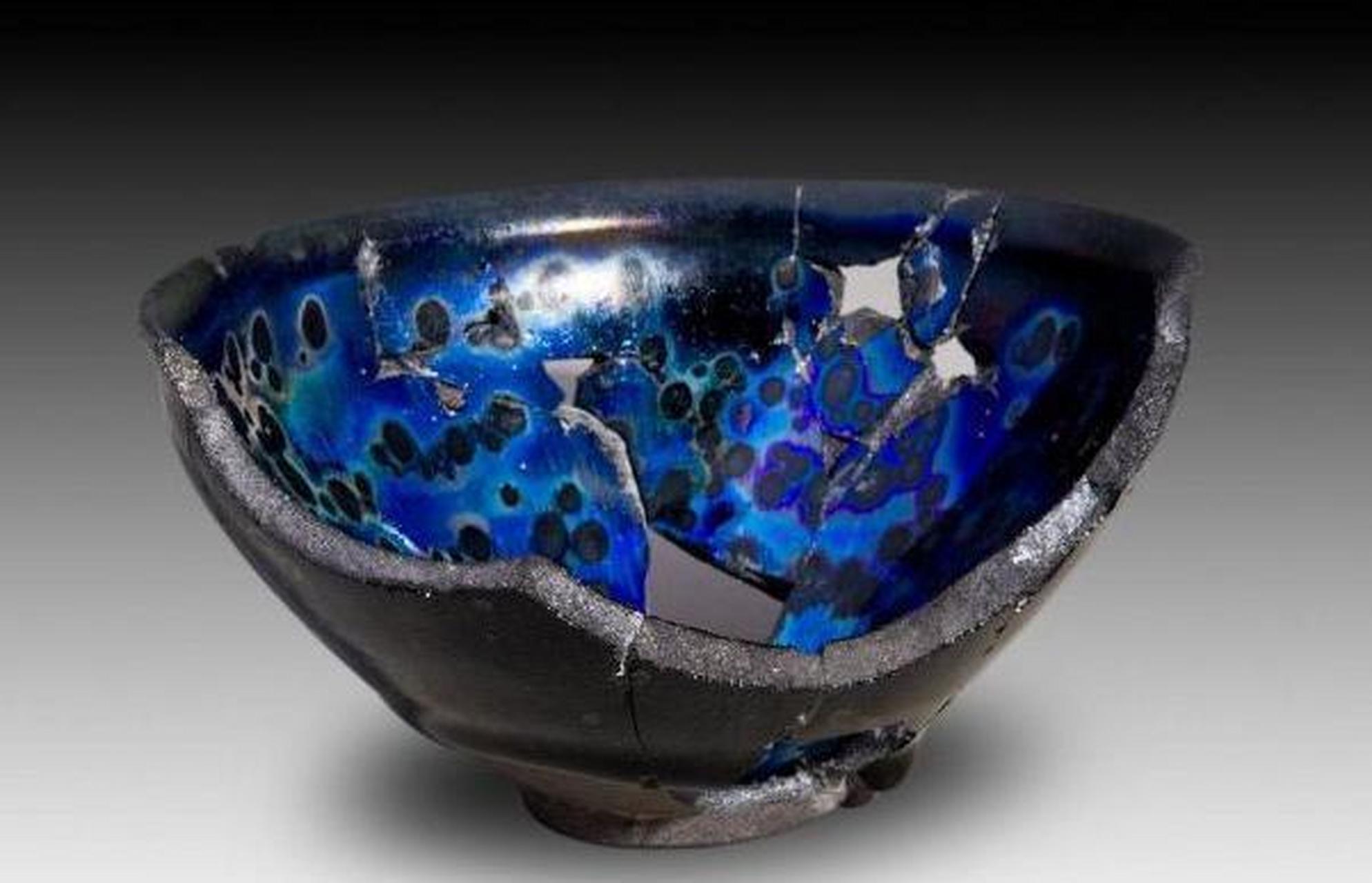 "建盏之曜变盏"是存世宋代建盏中,等级最高的作品.