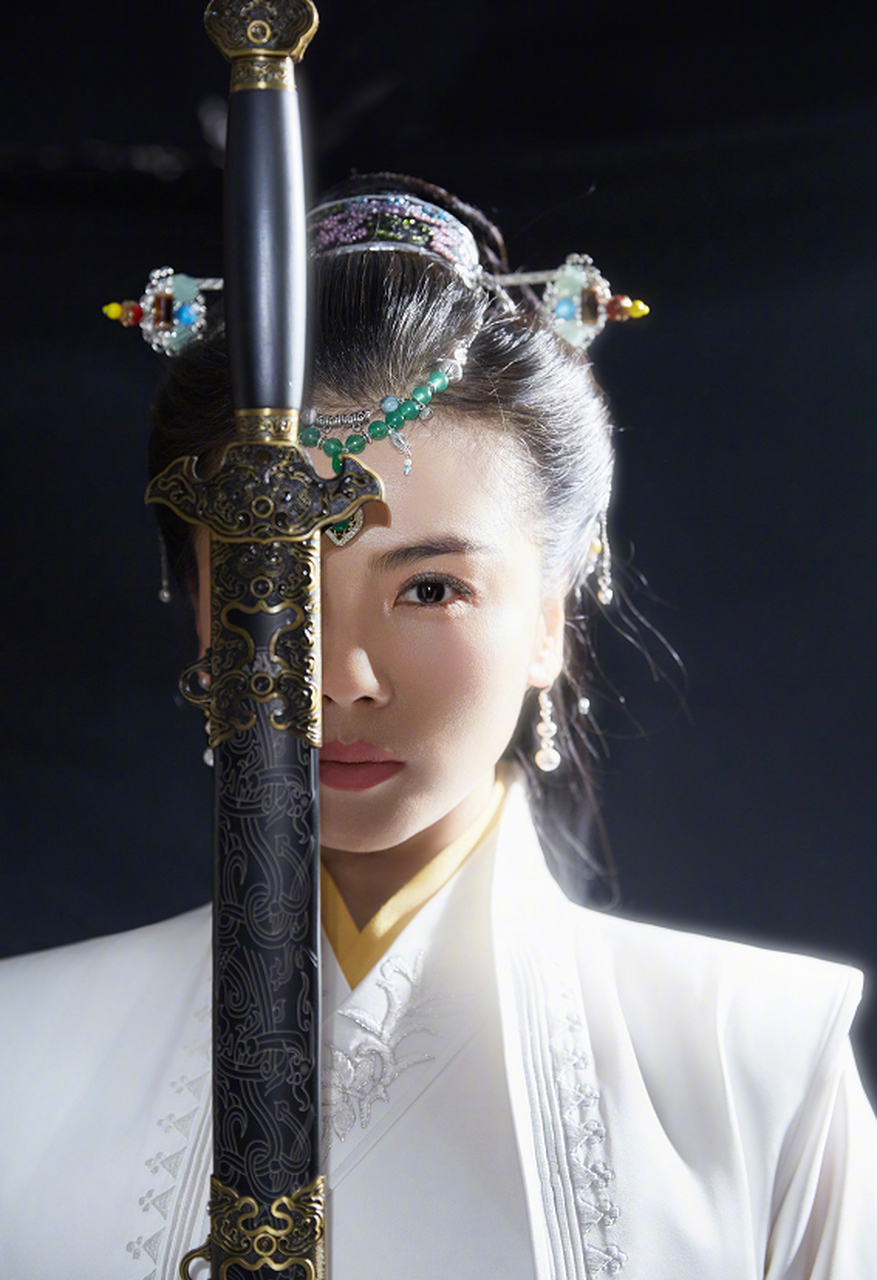 刘涛的这组造型,是不是梦回《琅琊榜》?