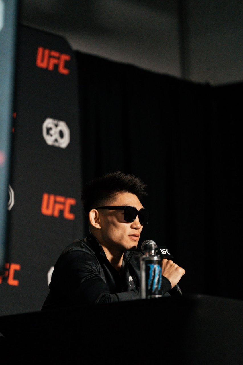 这是中国男选手在ufc的最高排位战,也是宋亚东上次冲击排名前五失利后