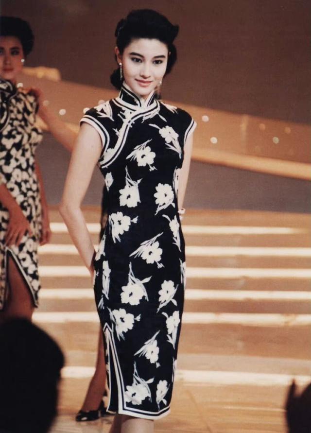 上世纪的美女,每个人都有着属于自己的风格,尤其是上世纪香港小姐的