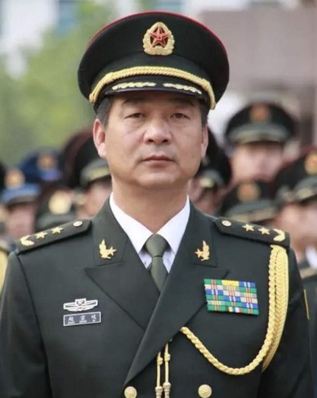 在他的带领下,所在旅成为全军一级先进单位,这支旅