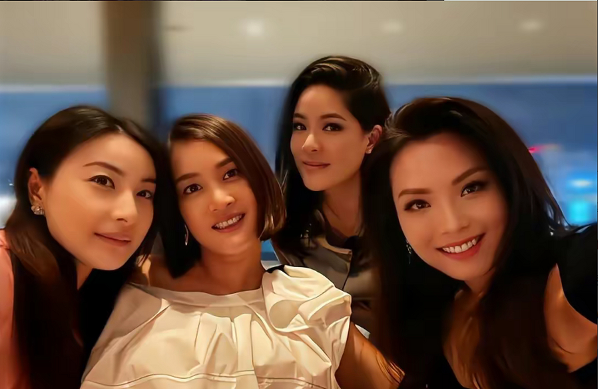 香港名媛圈的一张合照,把对郭晶晶的"排挤"体现得淋漓尽致 3月22日